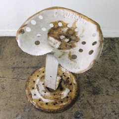 フランス C.PUZENAT トラクターシート アイアンスツール画像
