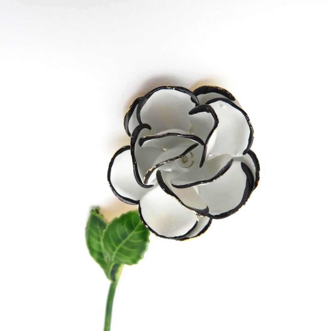 Original by Robert エナメル 白バラ ブローチ(A3458b)|創作品モール  