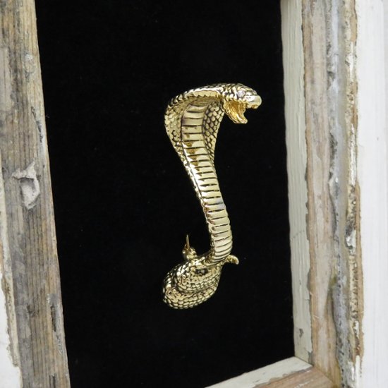 ヴィンテージ ゴールドメタル コブラ ブローチ画像