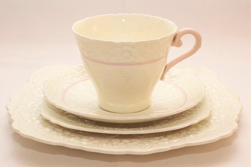Wellington China ティートリオ・ブレックファストプレートSET画像