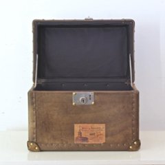 イギリス アンティークスタイル レザートランク画像
