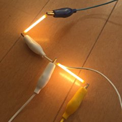 電球色のフィラメントLED画像