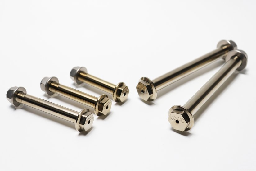 【Ｋ－ＬＰ－００３－ＧＲ】ＫＯＯＤ　ＫＡＷＡＳＡＫＩ　リアサス　リンクプレート＆ボルト・ナットセット画像