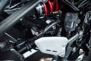 【Ｋ－ＬＰ－０１７B－ＢＫ】ＫＯＯＤ　ＫＡＷＡＳＡＫＩ　リアサス　リンクプレート＆ボルト・ナットセット画像