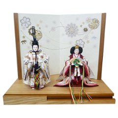 古都の雅を現代に伝える 京十一番 西陣織金襴着付け立雛飾り画像