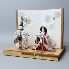 古都の雅を現代に伝える 京十一番 西陣織金襴着付け立雛飾り画像