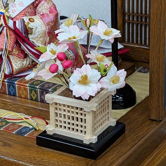 平安豊久作 小三五親王飾り 木目刺繍屏風 おしゃれ モダン画像