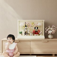 可愛いオフホワイト塗の親王ケース飾り　の画像