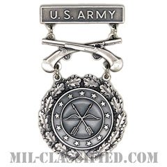 射撃技術競技章 (陸軍ピストル競点射撃優秀記章シルバー)（Army Excellence-In-Competition Pistol Shot Badge (Silver)）[バッジ]の画像