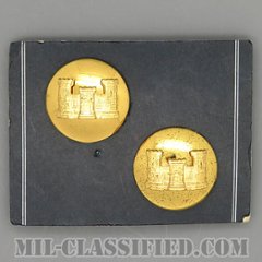 工兵科章（Corps of Engineers Branch Insignia）[カラー/兵科章（下士官用）/ドーム型/バッジ/ペア（2個1組）/1点物]の画像