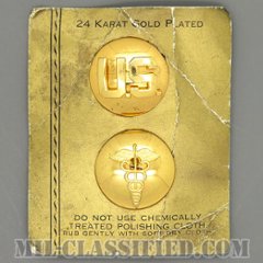 衛生科章（Medical Corps Branch Insignia and U.S. Letters）[カラー/兵科章U.S.章セット（下士官用）/ドーム型/バッジ/ペア（2個1組）/1点物]の画像