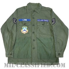 米軍 OG-107 コットン ユーティリティシャツ 3rdタイプ ポケット追加カスタム 1969年ロット フルパッチ（第4683航空基地群） [中古1点物]の画像