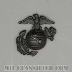 アメリカ海兵隊ギャリソンキャップ用帽章 (下士官用)（Marine Corps Garrison Cap Device, Enlisted）[サブデュード（ブラックメタル）/バッジ/中古1点物]の画像
