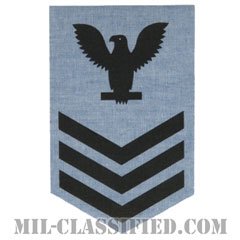 一等兵曹（二等兵曹・三等兵曹共通）（Petty Officer First Class）[シャンブレーシャツ/海軍階級章（女性用）/アイロンパッチ]の画像