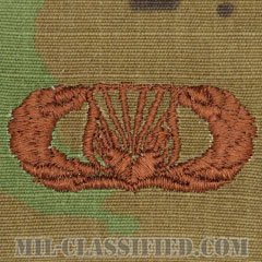 従軍牧師援助章 (ベーシック)（Chaplain Assistant Badge, Basic）[OCP/ブラウン刺繍/パッチ]の画像