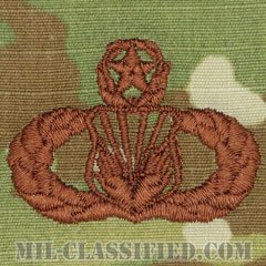 従軍牧師援助章 (マスター)（Chaplain Assistant Badge, Master）[OCP/ブラウン刺繍/パッチ]の画像