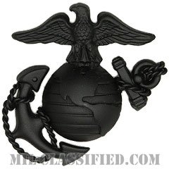 アメリカ海兵隊制帽用帽章 (将校用)（Marine Corps Service Cap Device, Officer）[サブデュード（ブラックメタル）/バッジ]の画像