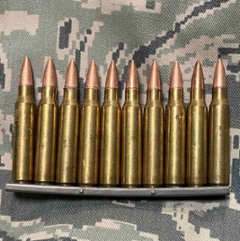 USED・ダミーカート（薬莢）・米軍放出品　5.56mm弾頭付き　10個　クリップ付きの画像