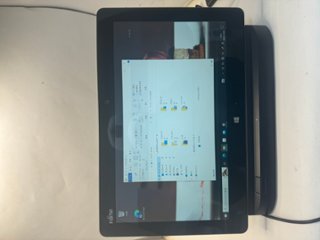 富士通 Arrows Tab Q616 core M3-6Y30 4/128　Win10 Dock, AC付の画像