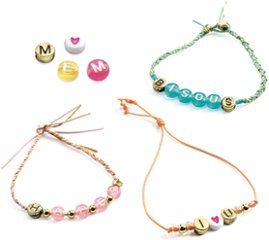 お誕生日プレゼント・クリスマスプレゼントにおすすめ！フランスおもちゃブランド「DJECOジェコ」のアルファベットビーズセット画像