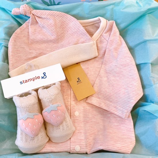 ラッピング無料！出産祝いに人気の日本製ベビーギフトセット 「スタンプル」新生児～ 2WAYオール＋ベビー帽子＋靴下 3点セット画像