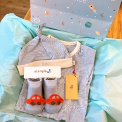 ラッピング無料！出産祝いに人気の日本製ベビーギフトセット 「スタンプル」新生児～ 2WAYオール＋ベビー帽子＋靴下 3点セット画像