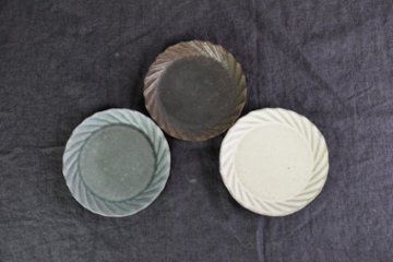 flowyリム皿 M（Ivy Pottery）の画像