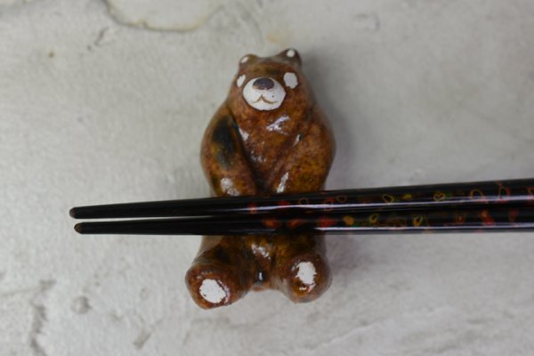 クマの箸置き（佐野成羅）の画像