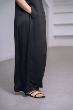 【5月末-6月中旬デリバリー予定】Manon Satin Black 画像