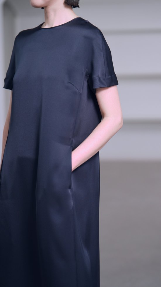 【5月末-6月中旬デリバリー予定】Manon Satin Navy 画像