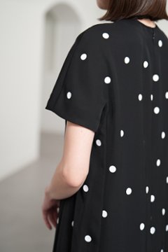 【5月末-6月中旬デリバリー予定】Manon Dot Black/White画像
