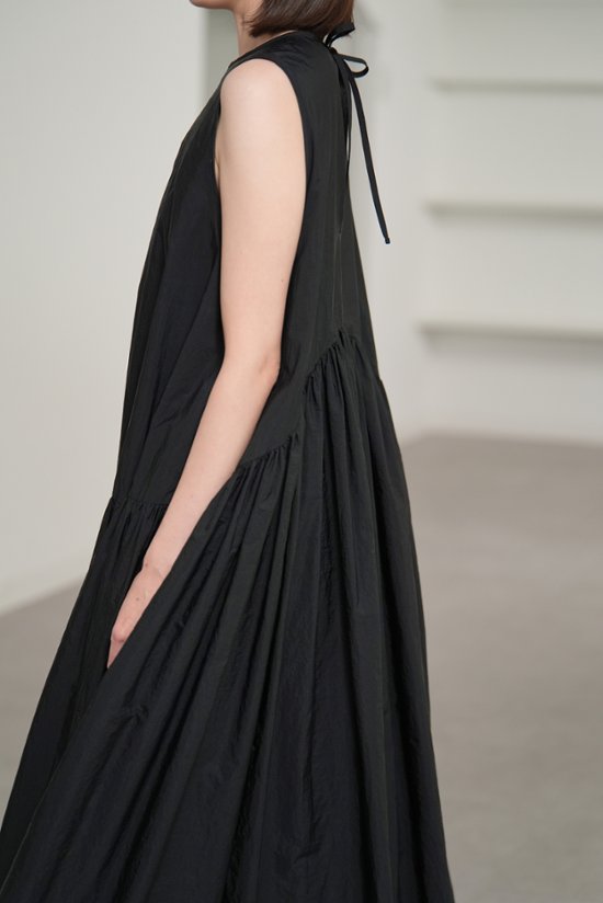 【5月末-6月中旬デリバリー予定】Nadia Black画像