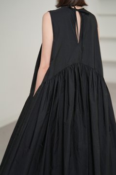 【5月末-6月中旬デリバリー予定】Nadia Black画像