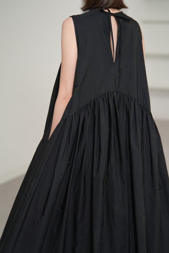 【5月末-6月中旬デリバリー予定】Nadia Black画像