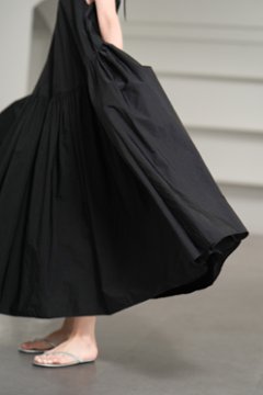 【5月末-6月中旬デリバリー予定】Nadia Black画像