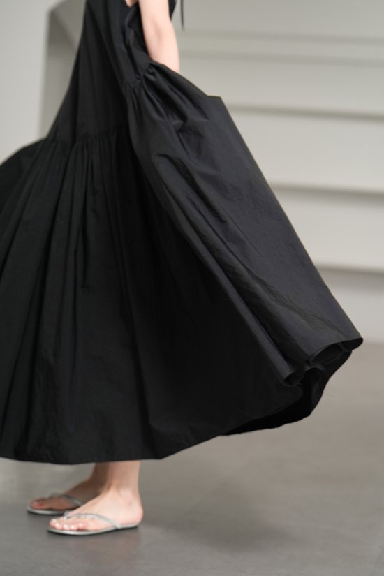 【5月末-6月中旬デリバリー予定】Nadia Black画像