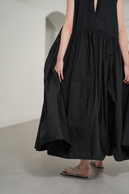 【5月末-6月中旬デリバリー予定】Nadia Black画像