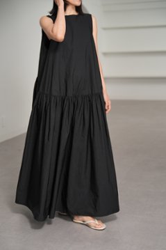 【5月末-6月中旬デリバリー予定】Nadia Black画像