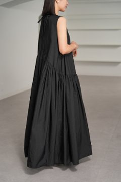 【5月末-6月中旬デリバリー予定】Nadia Black画像