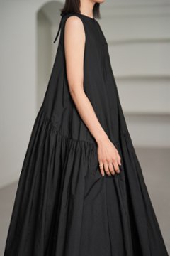 【5月末-6月中旬デリバリー予定】Nadia Black画像