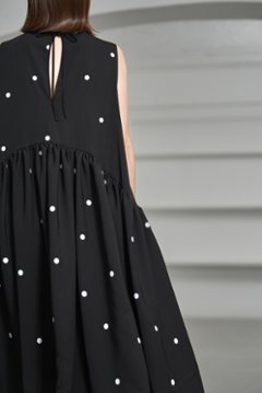 【5月末-6月中旬デリバリー予定】Nadia Dot Black/White画像