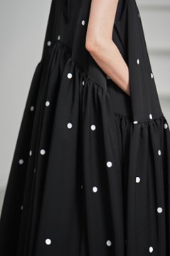 【5月末-6月中旬デリバリー予定】Nadia Dot Black/White画像