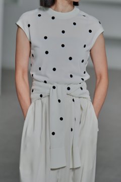 Inez Sheer Dot OffWhite/Blackの画像