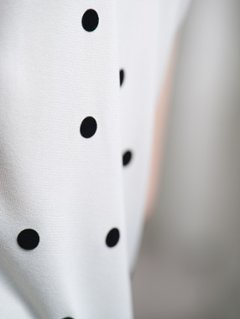 Inez Sheer Dot OffWhite/Black画像