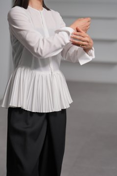 【9月中旬-9月末デリバリー予定】Bruna (全2色)画像