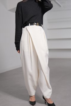 【9月中旬-9月末デリバリー予定】Louis (全2色)画像