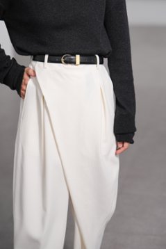 【9月中旬-9月末デリバリー予定】Louis (全2色)画像