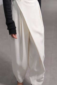 【9月中旬-9月末デリバリー予定】Louis (全2色)画像