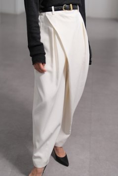 【9月中旬-9月末デリバリー予定】Louis (全2色)画像