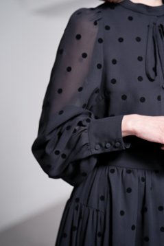 【9月中旬-9月末デリバリー予定】Rosie Mink Dot (全2色)画像